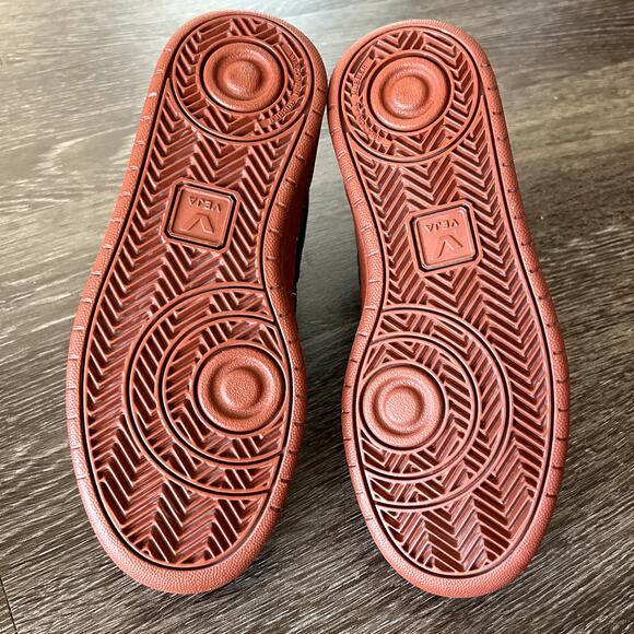 NWOT Veja Roraima Green Suede Hiking Sneakers Black V Logo Red Gum Sole Size 5 - Picture 8 of 15